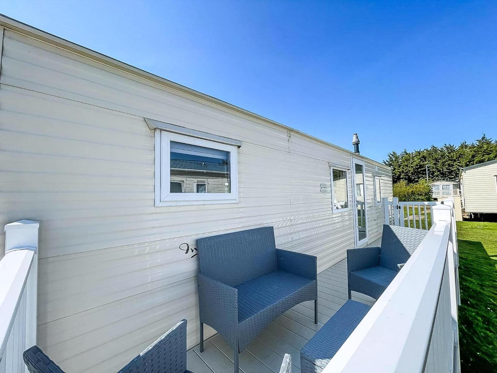 Gorgeous Caravan With Decking In Breydon Water Holiday Park, Ref 10081B Belton with Browston Экстерьер фото