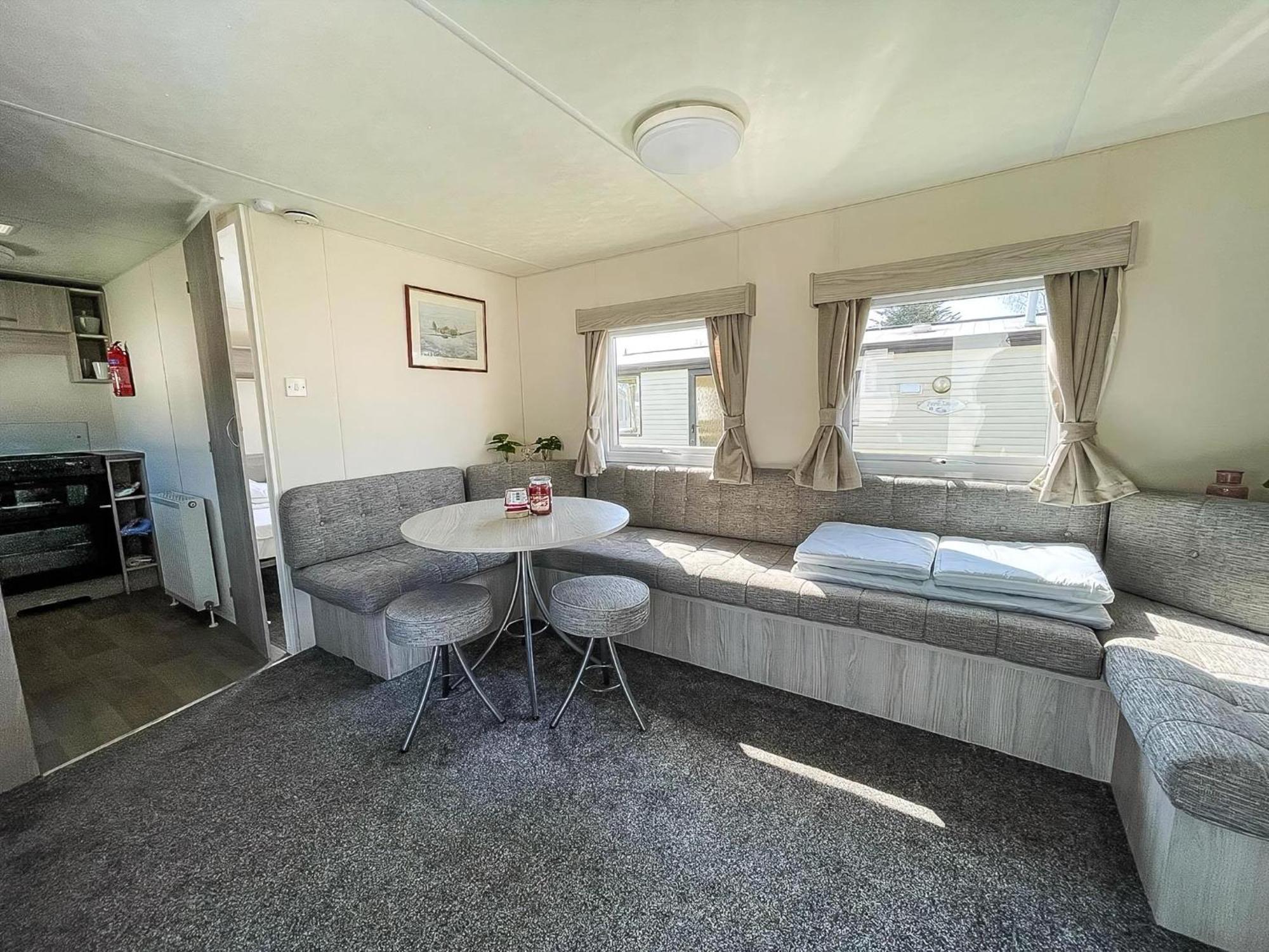 Gorgeous Caravan With Decking In Breydon Water Holiday Park, Ref 10081B Belton with Browston Экстерьер фото