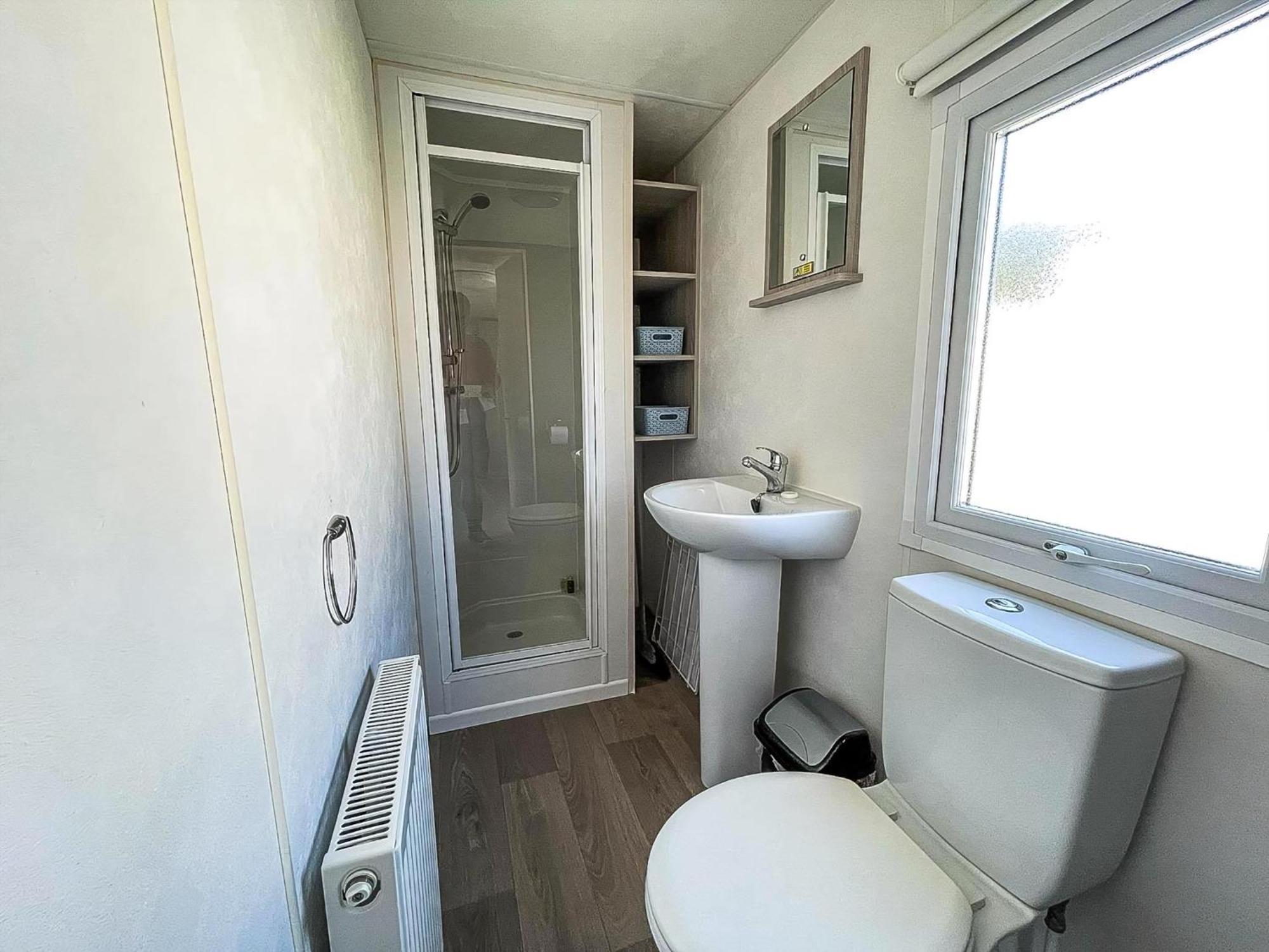 Gorgeous Caravan With Decking In Breydon Water Holiday Park, Ref 10081B Belton with Browston Экстерьер фото